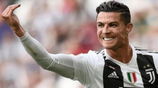 乐鱼app官方网站-C罗胜诉尤文无权追回980万欧元|克里斯蒂亚诺·罗纳尔多|尤文图斯|ESPN|葡萄牙|都灵_新浪体育_新浪新闻